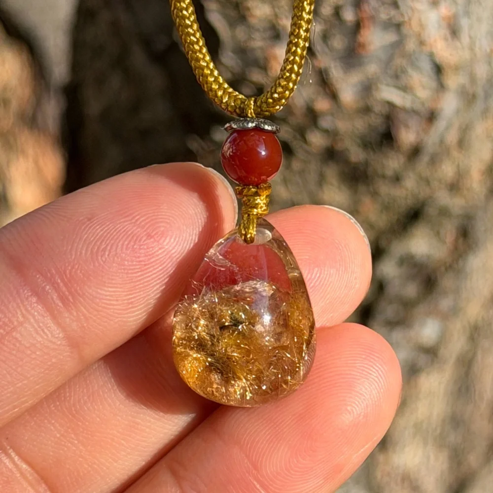 Small high quality gold rutilated quartz necklace 0698‎
